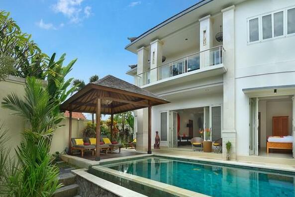 Real Beach Seminyak Design Villa 5b/4b - Photo5