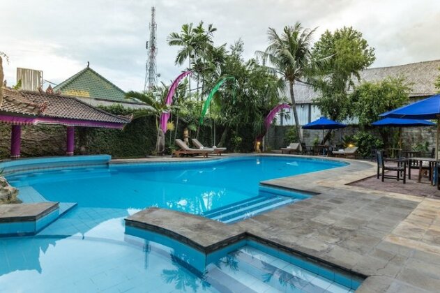 RedDoorz near Seminyak Beach - Photo2
