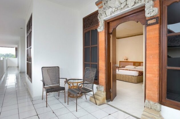 RedDoorz near Seminyak Beach - Photo4