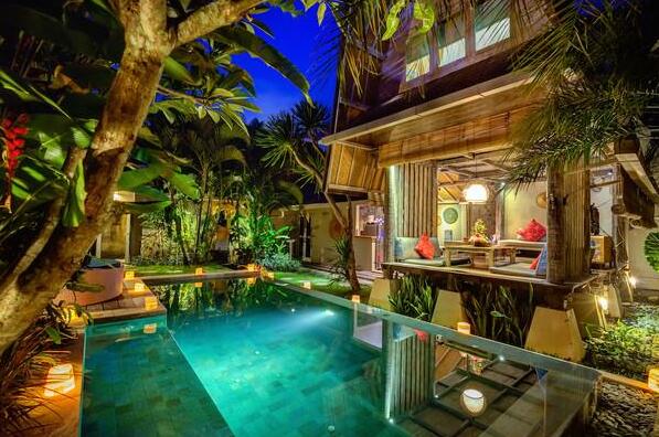 Romantic Luxury Escape in Seminyak - Photo2