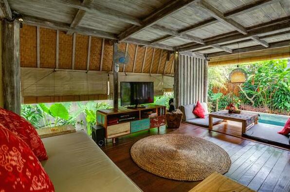 Romantic Luxury Escape in Seminyak - Photo5