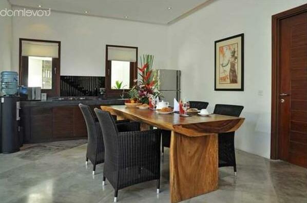 Seminyak 2 Bedroom villa 100m to Beach - Photo4