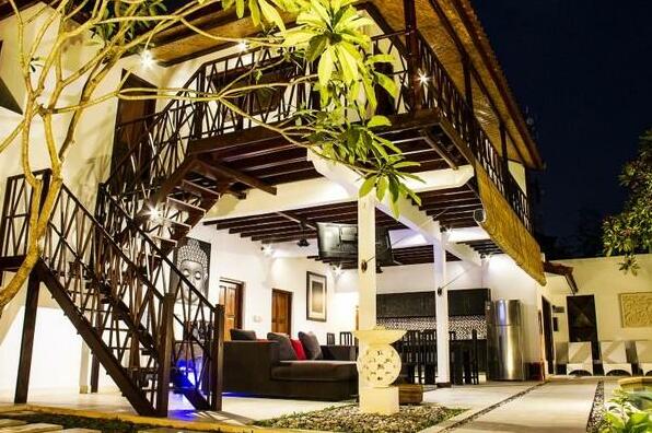Spacious 6 Bedroom Villa Seminyak - Photo3