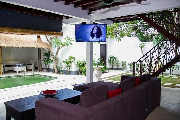 Spacious 6 Bedroom Villa Seminyak - Photo5