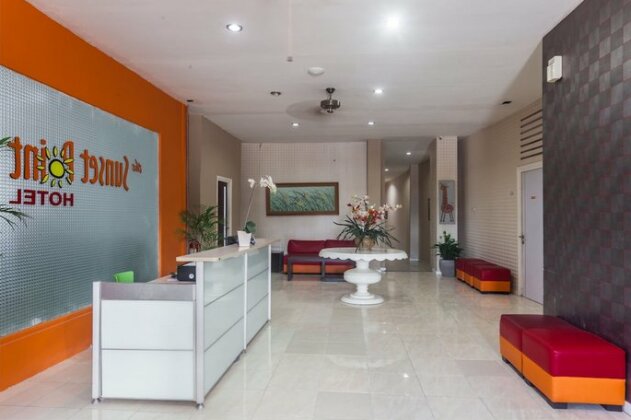 The Sunset Point Hotel - Photo2
