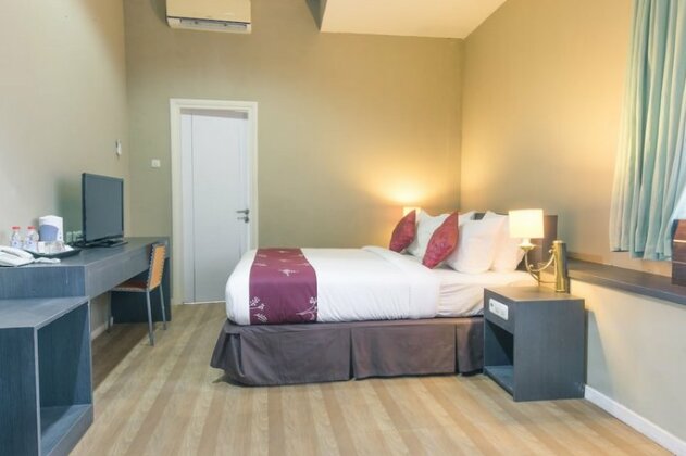 The Sunset Point Hotel - Photo5