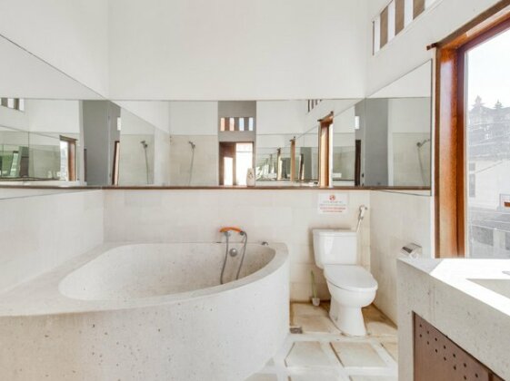 Tritop Villa Seminyak - Photo3