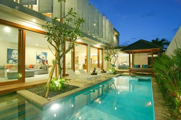 Two Storey 4 Bedroom Villa in Seminyak - Photo3