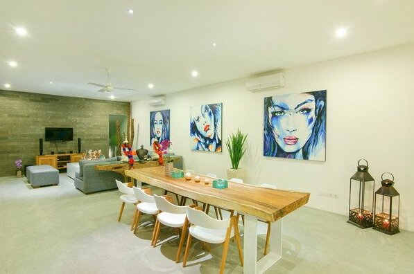 Two Storey 4 Bedroom Villa in Seminyak - Photo4
