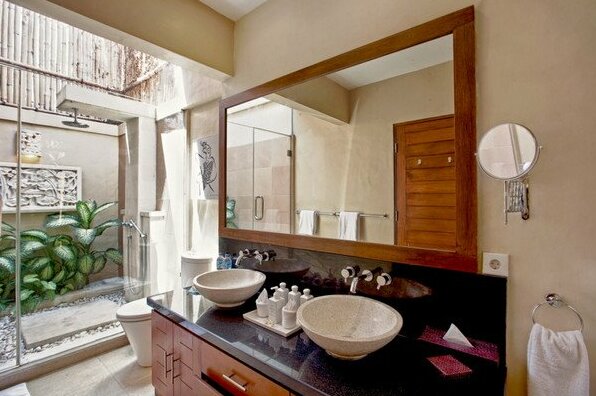Two Storey Charming 3Bed Villa Seminyak - Photo5