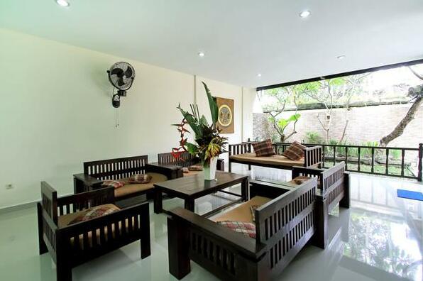 Villa 3 Bedrooms Seminyak B'fast NO FEE - Photo4