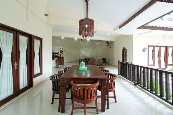 Villa 4 Bedrooms Seminyak B'fast NO FEE - Photo3