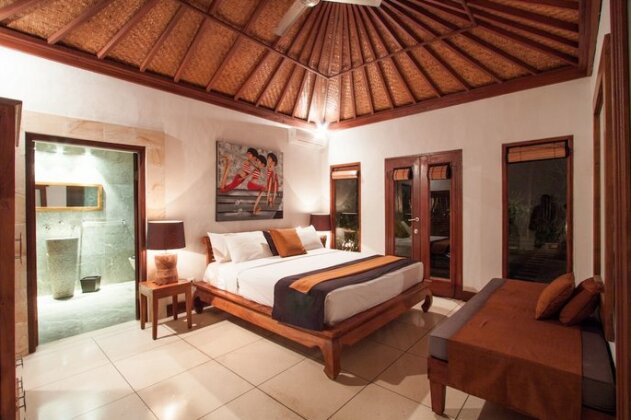 Villa Dewata Seminyak - Photo4
