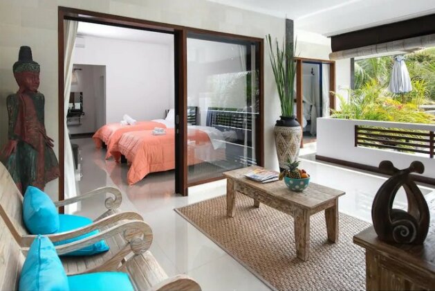 Villa Dewi Seminyak - Photo5