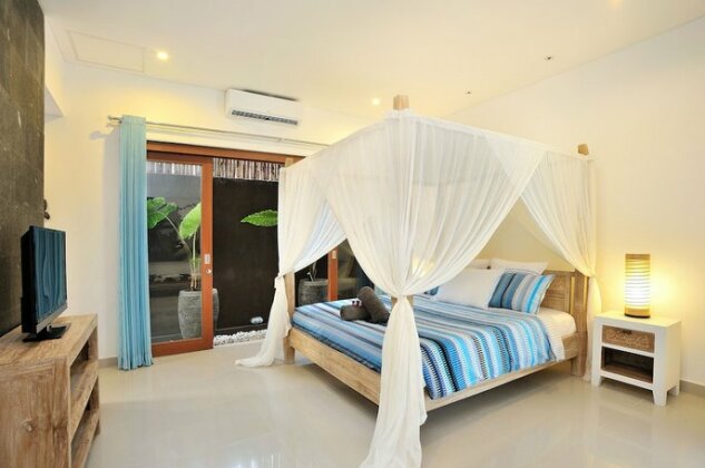 Villa Flores Seminyak - Photo4