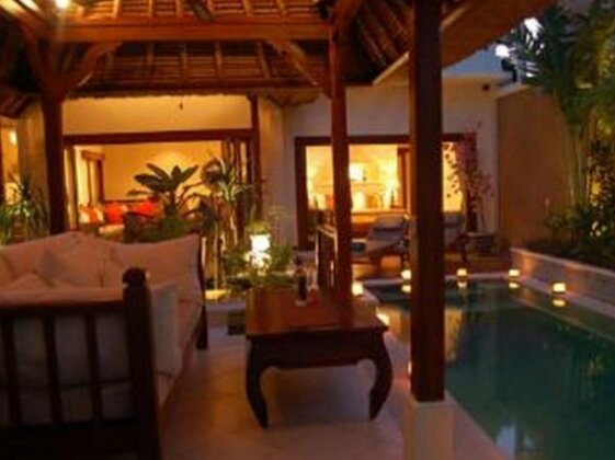 Villa Heliconia Seminyak - Photo2