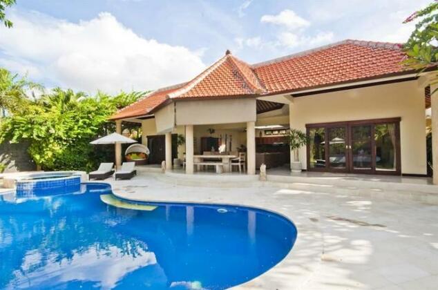 Villa Mango Seminyak - Photo2