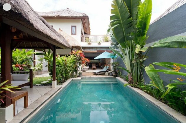 Villa Mawar Central Seminyak - Photo2