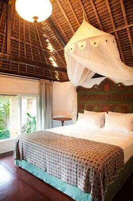 Villa Seminyak 3 Bedroom Balinese Style - Photo2