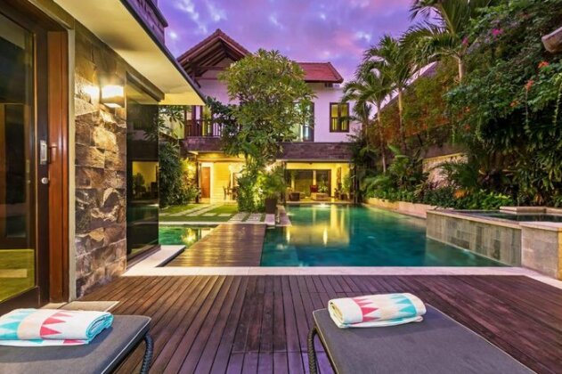 Villa Yasmin Seminyak - Photo2