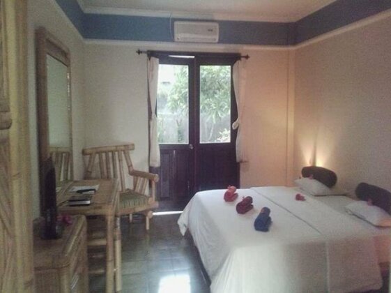 The Wira Cafe and Guest House - Photo3