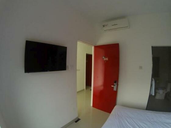 Citismart Hotel BSD - Photo4