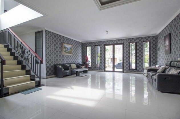 RedDoorz near Anggrek Loka BSD - Photo5