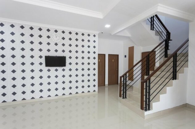 RedDoorz Plus @ Boulevard Residence BSD - Photo5