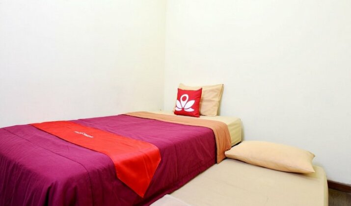 ZEN Rooms Anggrek Loka BSD - Photo5