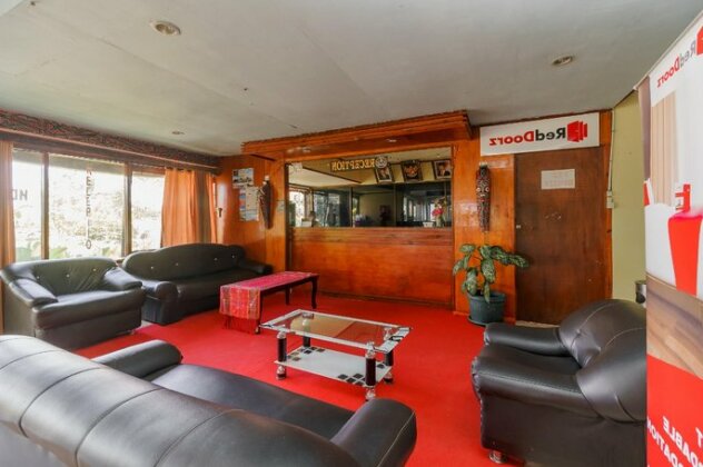 RedDoorz @ Tuktuk Danau Toba - Photo2