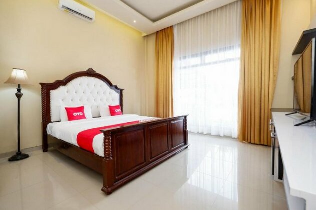 OYO 1523 Erna's Solo House Syariah - Photo2