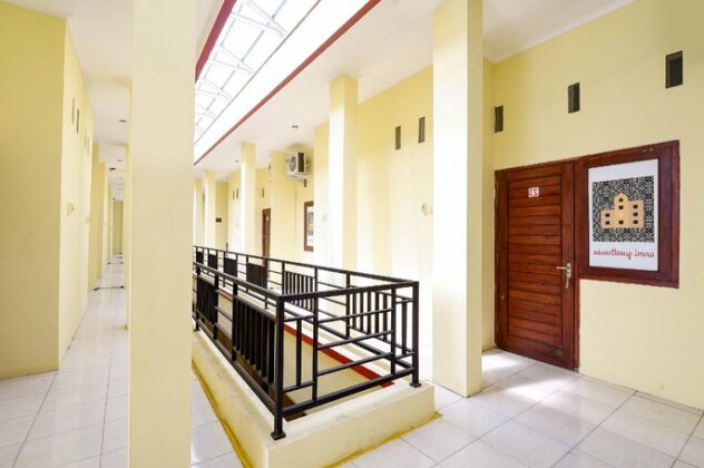 OYO 1553 Anmi Residence - Photo3