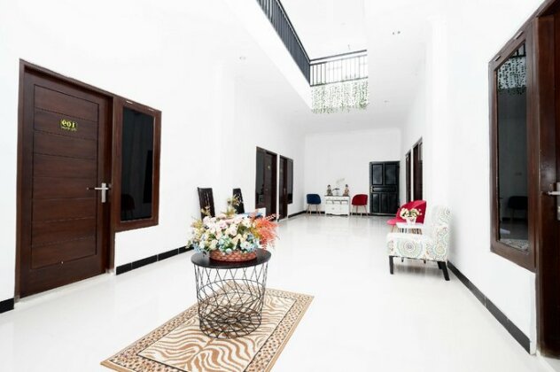 OYO 1611 Four D'home - Photo3