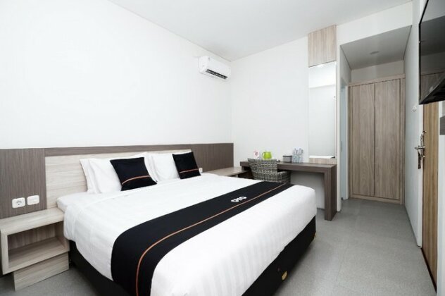 OYO 2298 Jebres House Syariah - Photo4