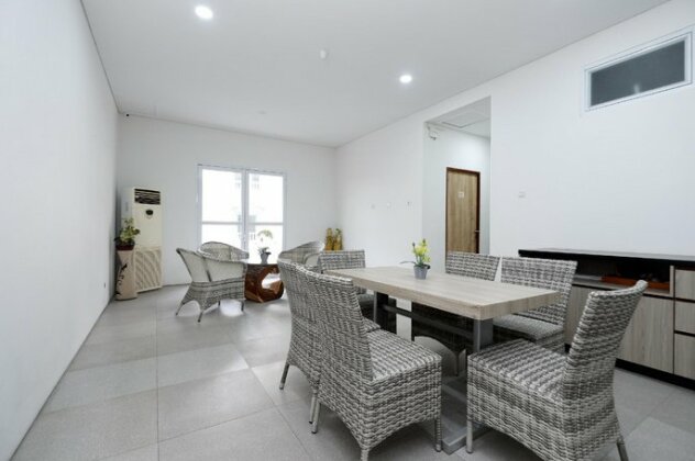 OYO 2298 Jebres House Syariah - Photo5