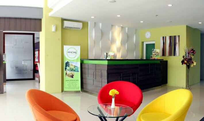 Pose In Hotel Solo - Photo4