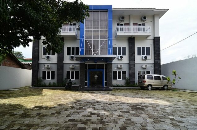 Photo 3