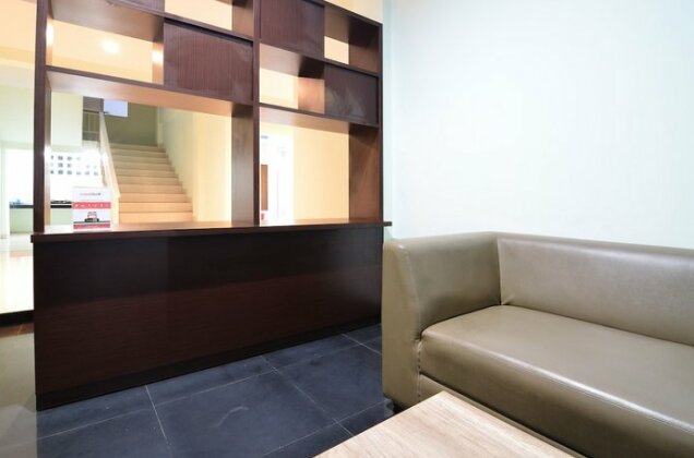 RedDoorz near Museum Keraton Surakarta - Photo3