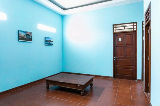 RedDoorz near Puro Mangkunegaran - Photo4