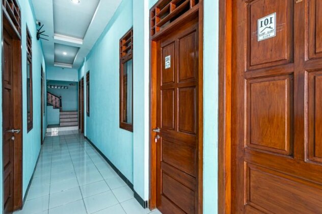 RedDoorz near Puro Mangkunegaran - Photo5