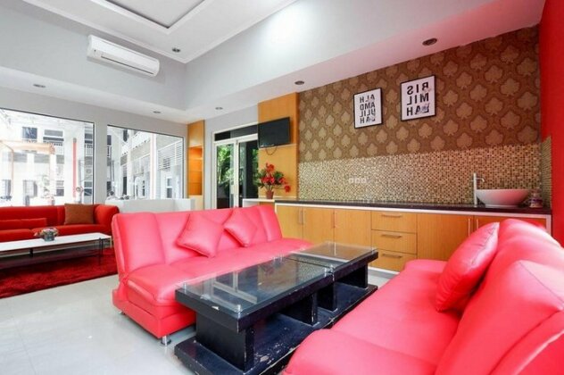 RedDoorz near Solo Square 3 - Photo3