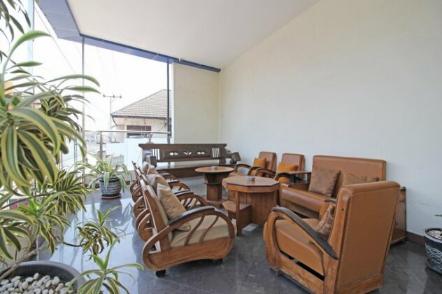 RedDoorz near UNS Solo - Photo4