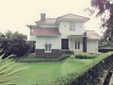Bungalow White 3 - Ciater Highland Resort