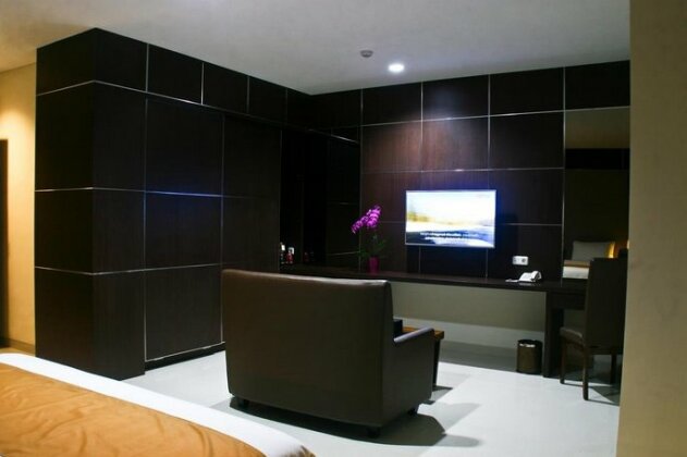 Balcony Hotel Sukabumi - Photo2