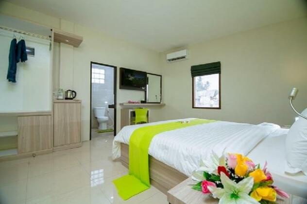Fresh Hotel Sukabumi - Photo4