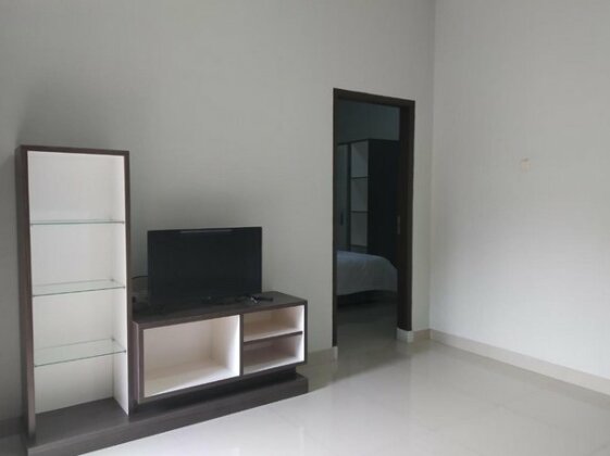 OYO 3394 Apm Residence Syariah - Photo3