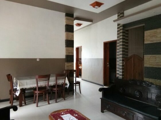 HTM Guesthouse - Photo3