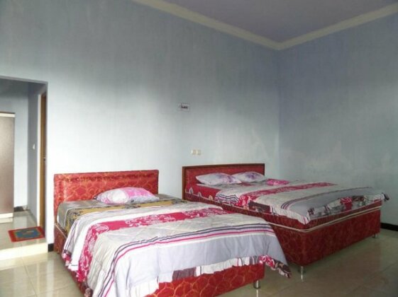Km 31 Sujono Guesthouse - Photo4