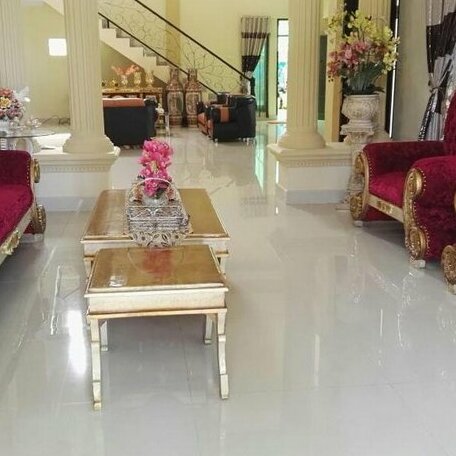 Angela Homestay Manado - Photo2