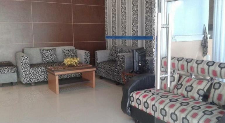 Eljie Hotel Limboto - Photo5